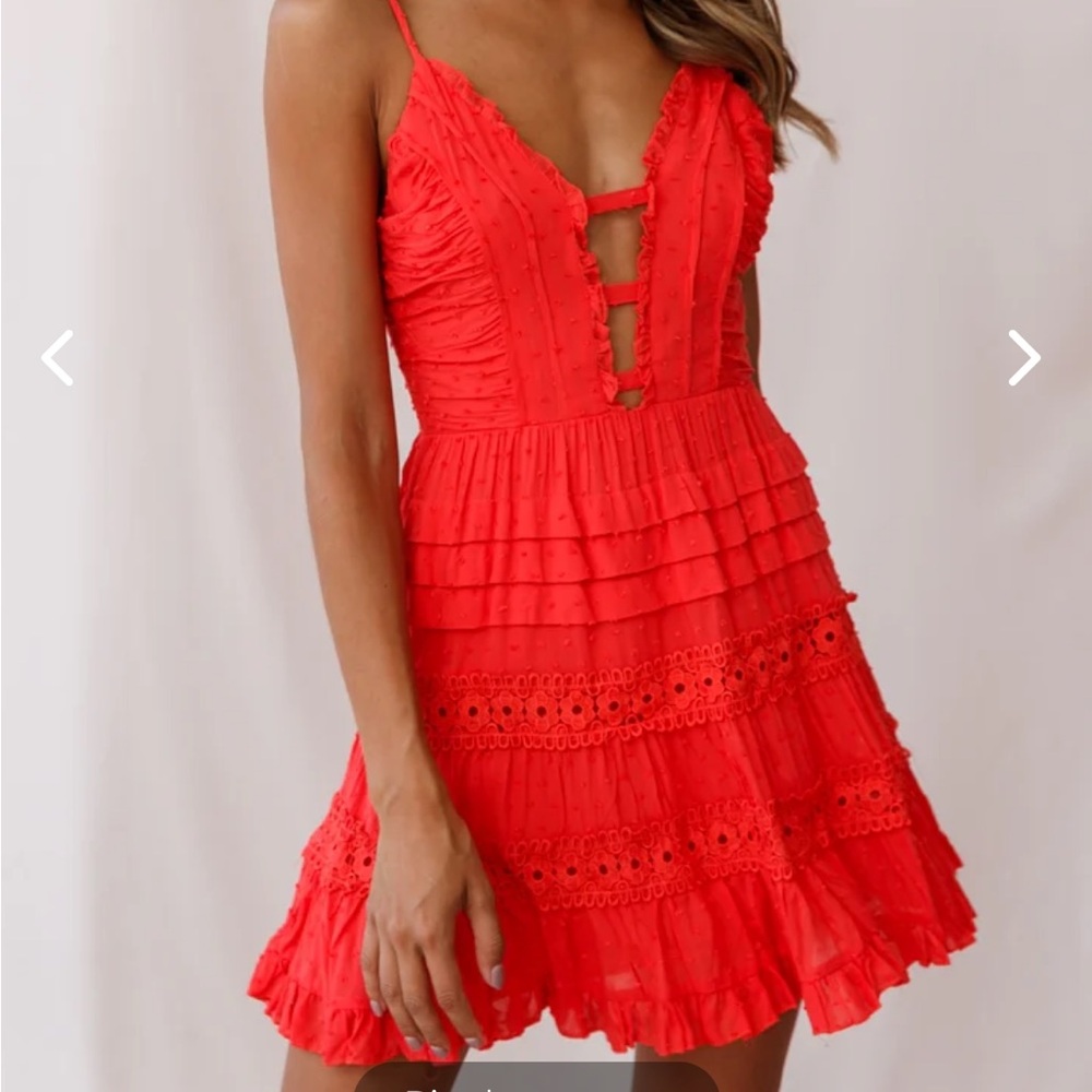 NWT SELFIE LESLIE RILEY DEEP V-NECKLINE RUFFLE DETAIL DRESS RED.  SIZE XL